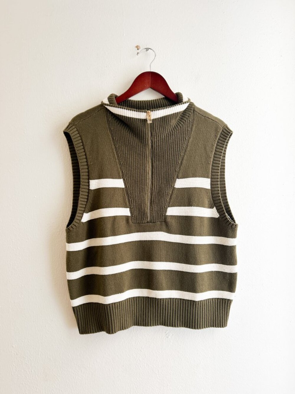 TALBOTS Woman's Half Zip Sweater Vest in Burnt Olive/Ivory SZ L - Picture 6 of 7